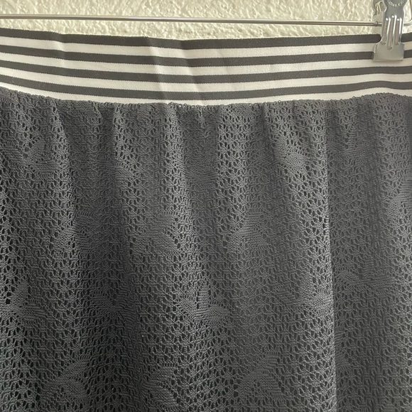 6th & LN | NWT Fringe Lace Skirt - Picture 4 of 8